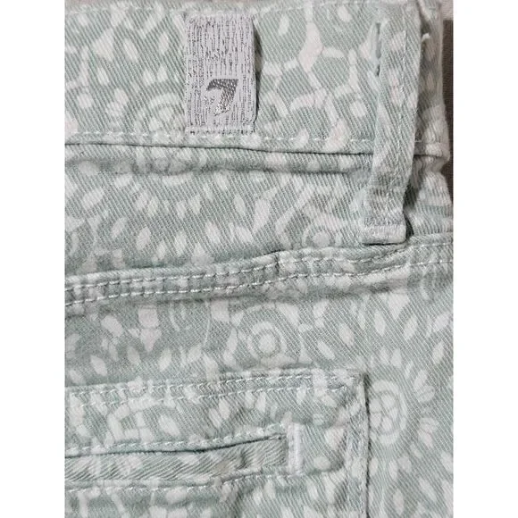 Seven 7 For Mankind Women‎ Shorts Green Flower And White Stretch 2" Women's 28 - Picture 3 of 5